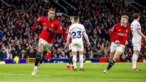 Rashford có sở thích thịt… ‘gà trống’